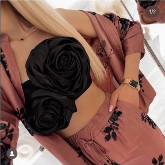 BLOGGER'S FAVE! Zara Black Satin Flower Crop Top Sz Small NWT - Picture 9 of 16